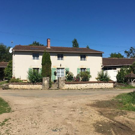 La Maison D'Olives Nouic Экстерьер фото