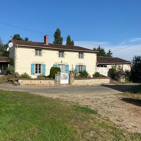 La Maison D'Olives Nouic Экстерьер фото