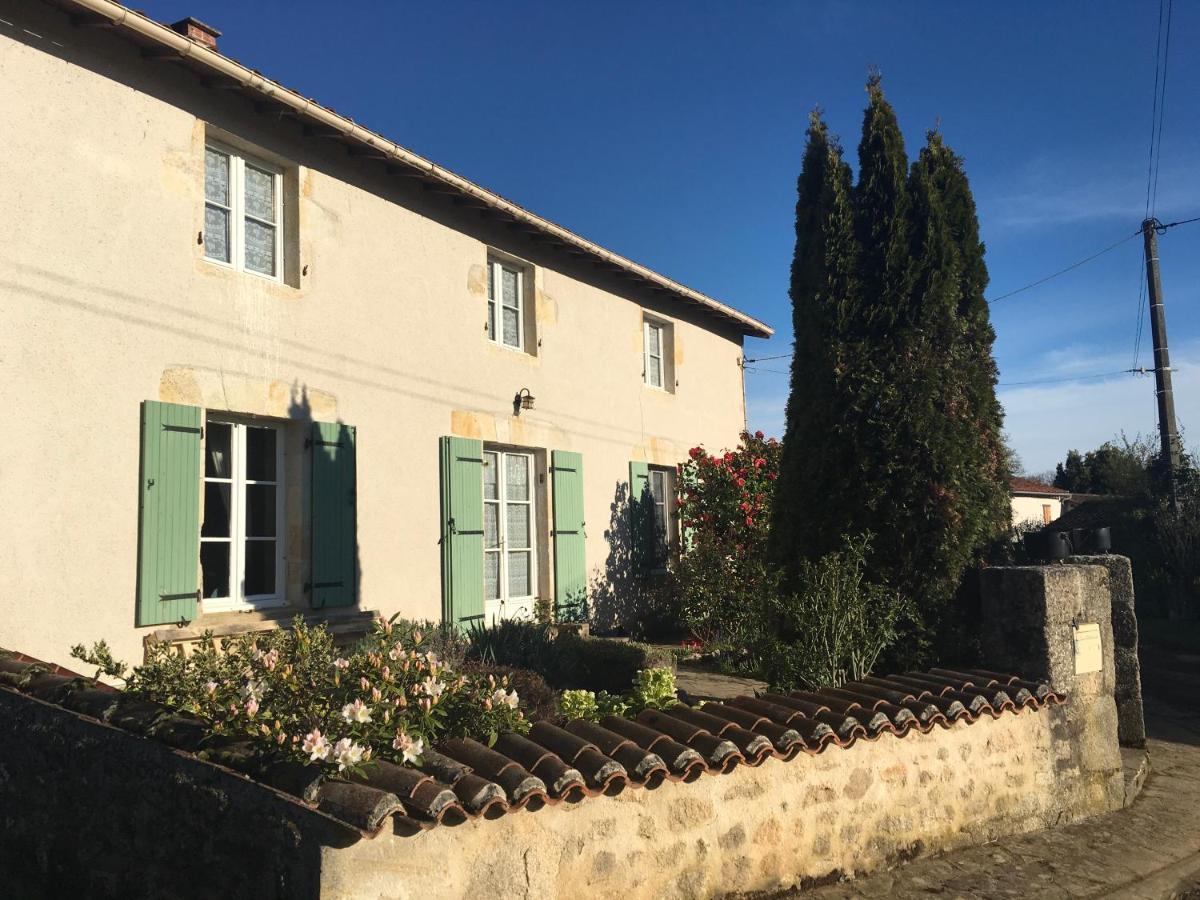 La Maison D'Olives Nouic Экстерьер фото